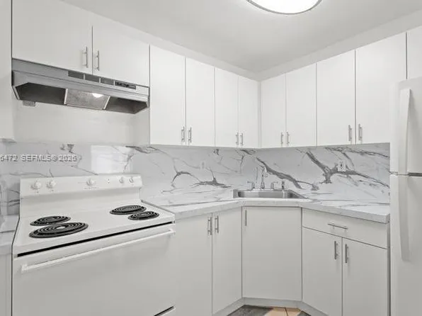 17255 SW 95th Ave #D153, Miami, FL 33157