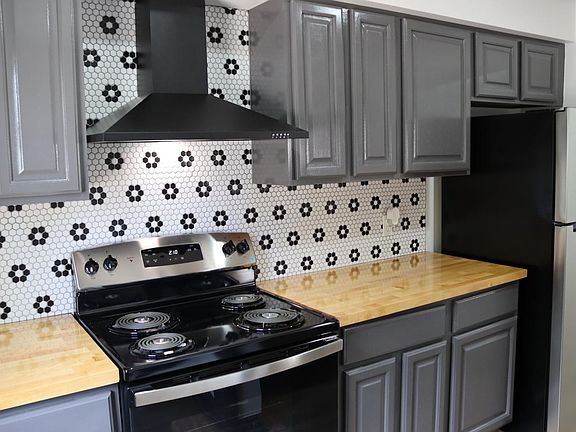 2nd image of 3305 12th St APT 3