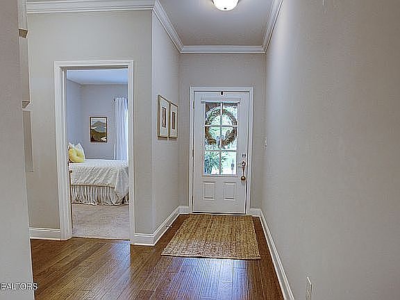 4th image of 407 Sunny Springs Ln