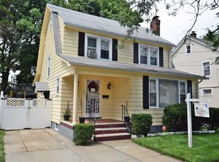 29 Crowell St, Hempstead, NY