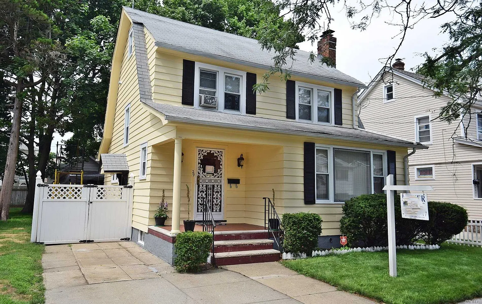 29 Crowell St photo 1