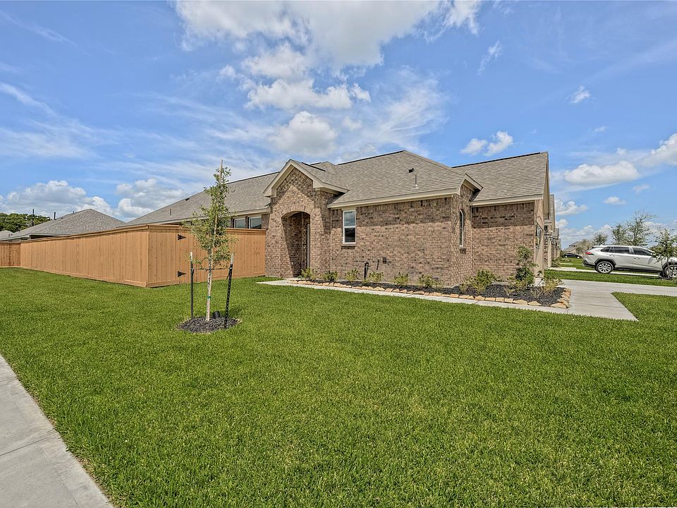 1st image of 10422 Birch Peak Dr