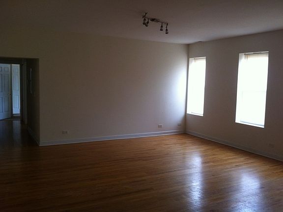 3rd image of 7508 S Essex Ave APT 3A
