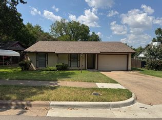 410 Shelmar Dr, Euless, TX 76039