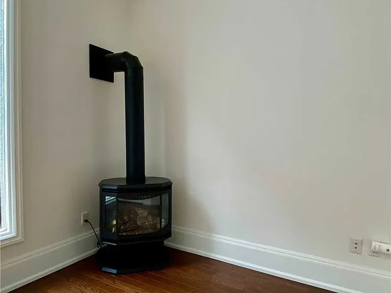 19 Lowther Ave #3 — Photo 9