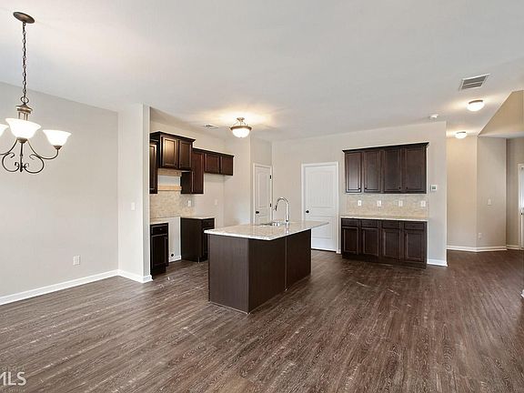 5th image of 154 Magnaview Dr
