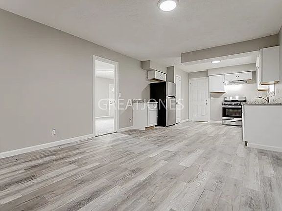 5th image of 1046 Farwell Dr