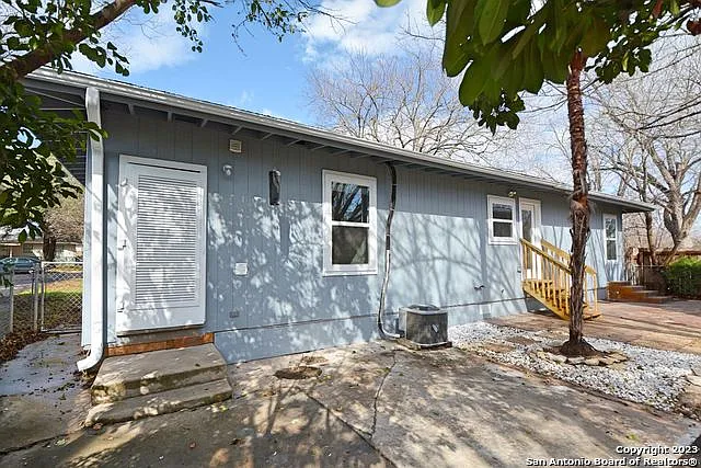 571 W Merriweather St — Photo 35