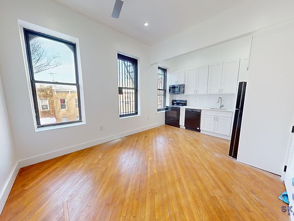 3rd image of 266 Bleecker St #1A
