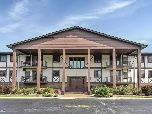 4849 Grace Rd, North Olmsted, OH 44070