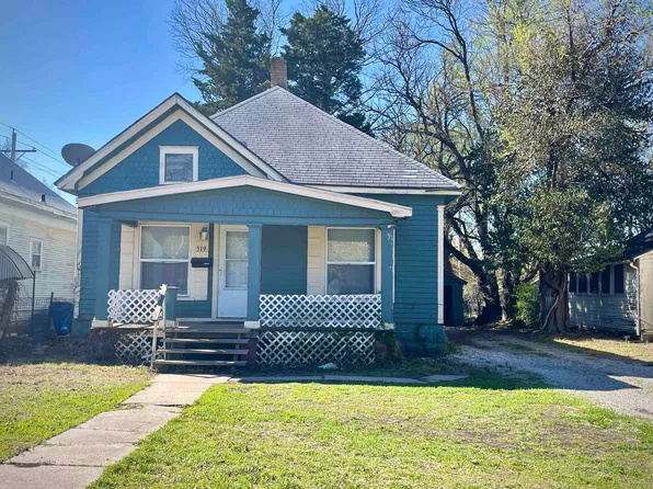 519 E 13th Ave, Winfield, KS 67156