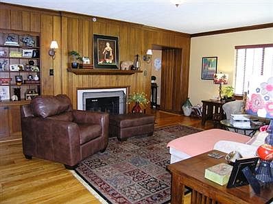 5th image of 1825 McCreary Ave