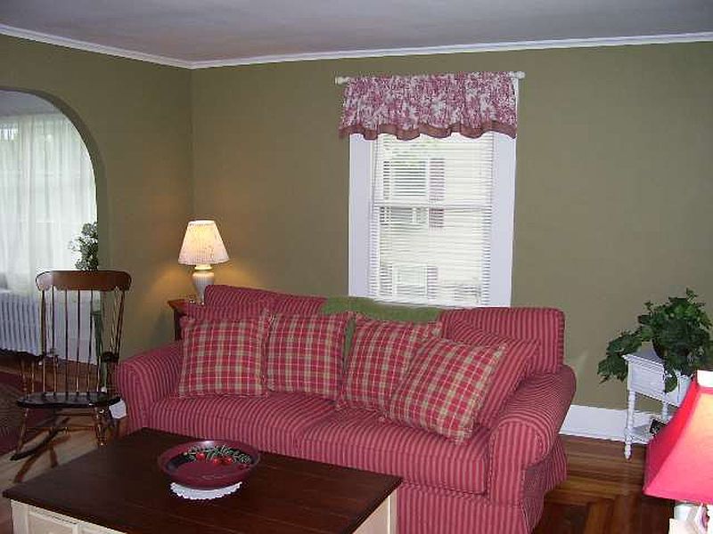 4th image of 18 HERKIMER Street