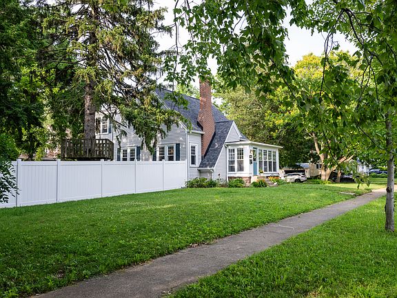 4th image of 1214 W Green St