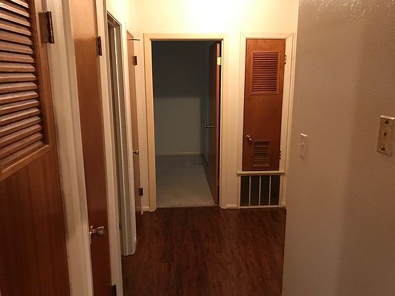 5th image of 101 S Loyola St