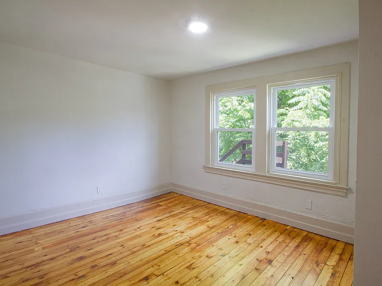 319 Franklin Ave #2 — Photo 6