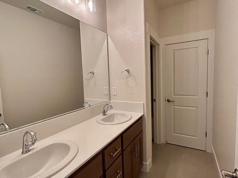 7015 Talmage Ct — Photo 29
