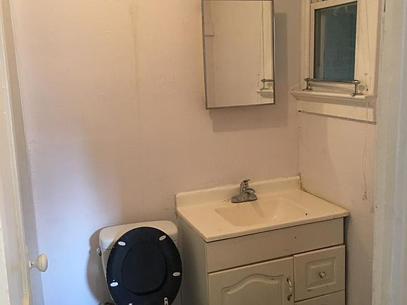 5th image of 4117 Cornelius Ave