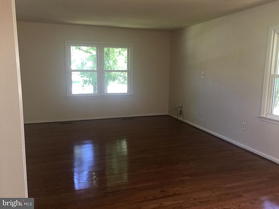 4th image of 106 Gallimore Dr