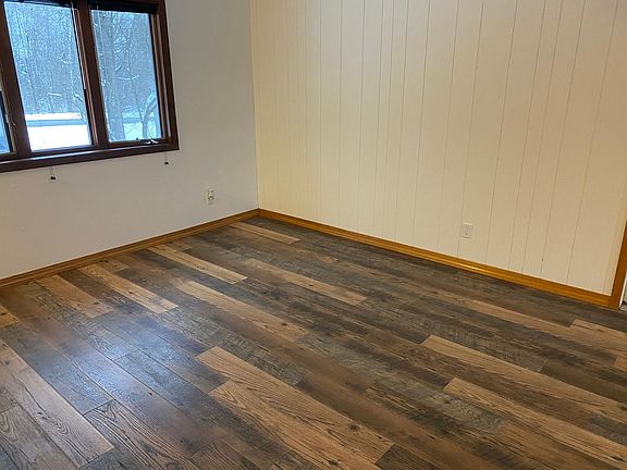 4th image of 3382 Martin Rd
