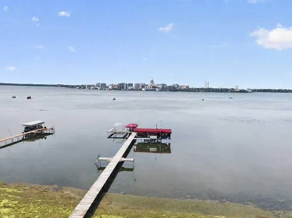 4101 Monona Dr APT 302, Monona, WI 53716