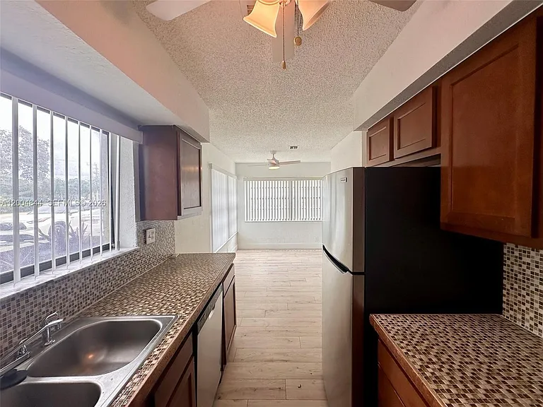 2580 Coral Springs Dr #2580 — Photo 14