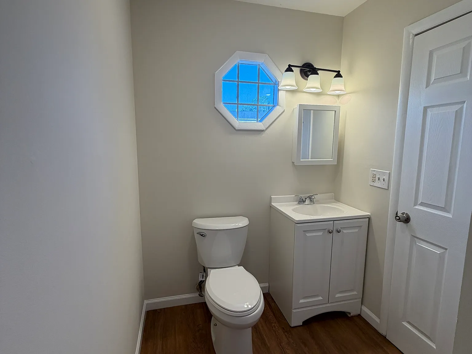 3 bed, 1188 sqft, $4,000 — Photo 3