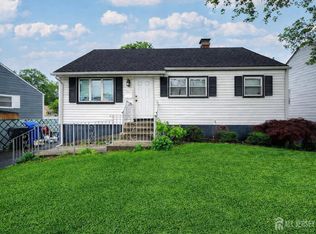 30 Falmouth Rd, Iselin, NJ 08830