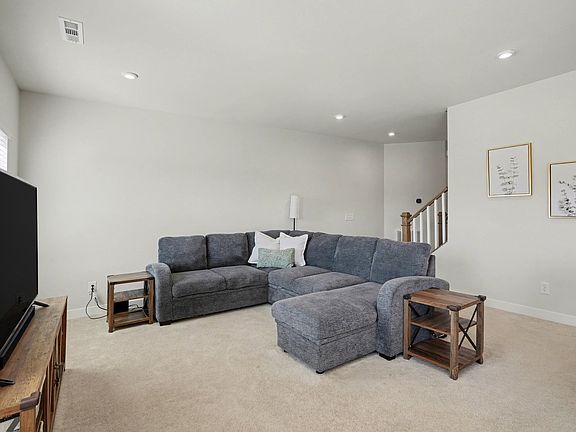 5th image of 1338 Crescent Ridge Dr