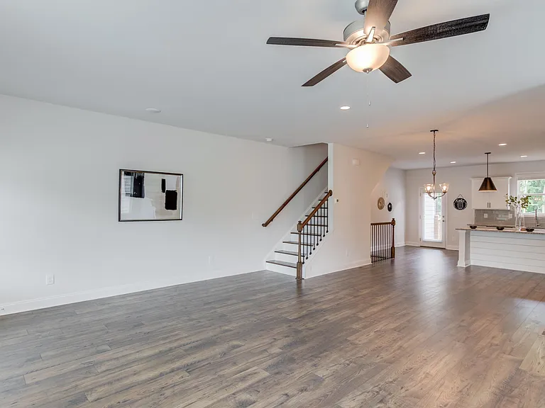 1290 Ainsworth Aly #1 — Photo 8