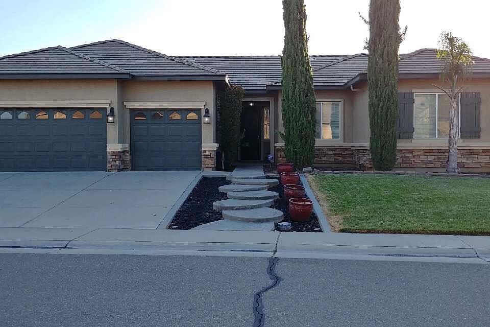 1st image of 924 Norbury Way