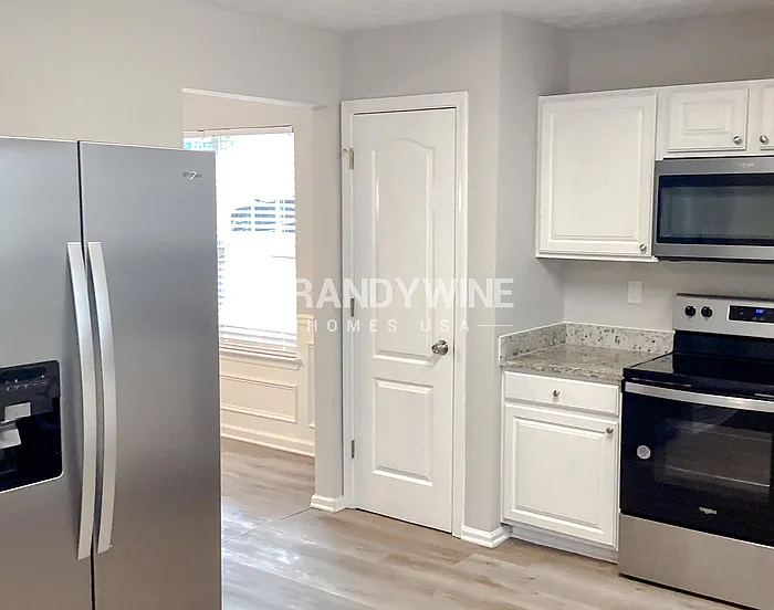 2025 Newton Estates Dr — Photo 17