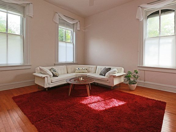 2nd image of 3757 Marine Ave