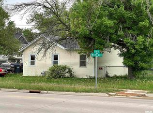 915 Main Ave, Clinton, IA 52732