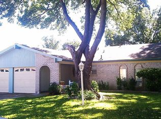 329 Carol Dr, Grand Prairie, TX 75052