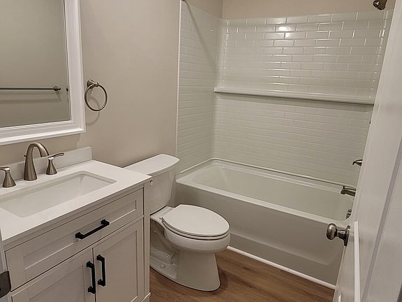 2nd image of 185 Broadway Floor 2