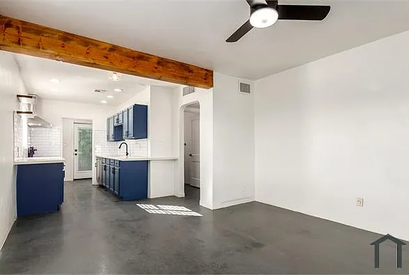2 bed, 700 sqft, $1,595 — Photo 3