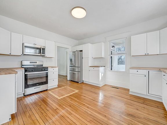5th image of 1611 Gladstone Ave SE