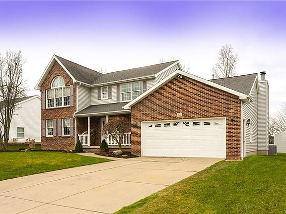 3rd image of 12 Ashley Dr