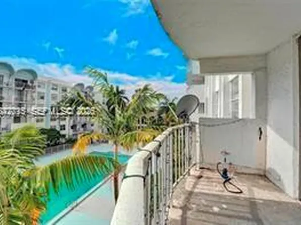 488 NW 165th St Rd, Miami, FL