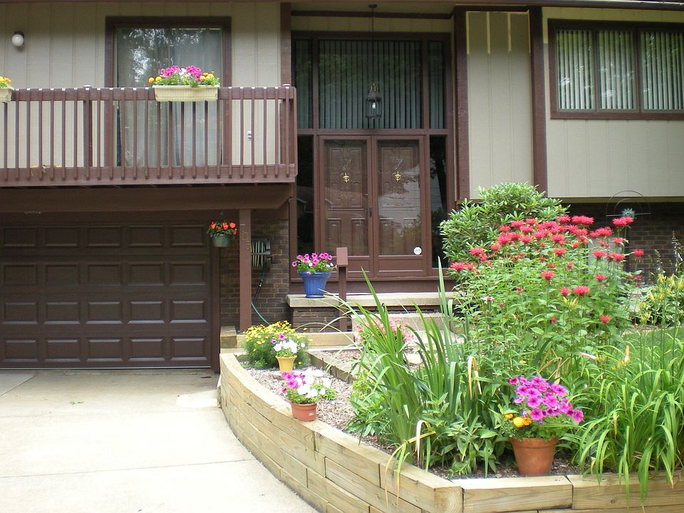 2nd image of 785 Marmont Dr