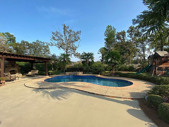 2nd image of 167 Waters Edge Dr