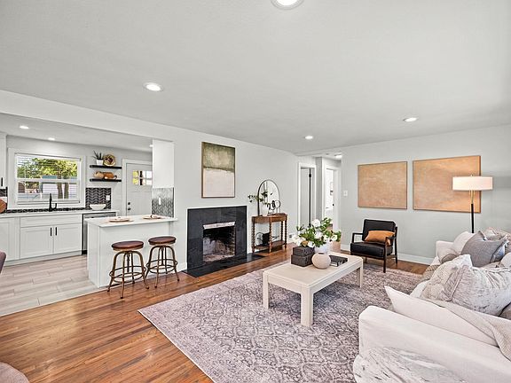 4th image of 11314 E Alki Ave