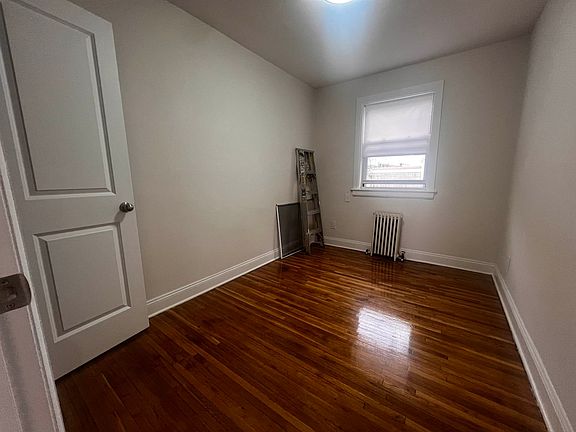 4th image of 6713 Cloverdale Blvd