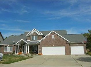 14301 Elmcrest Ct, Clive, IA 50325