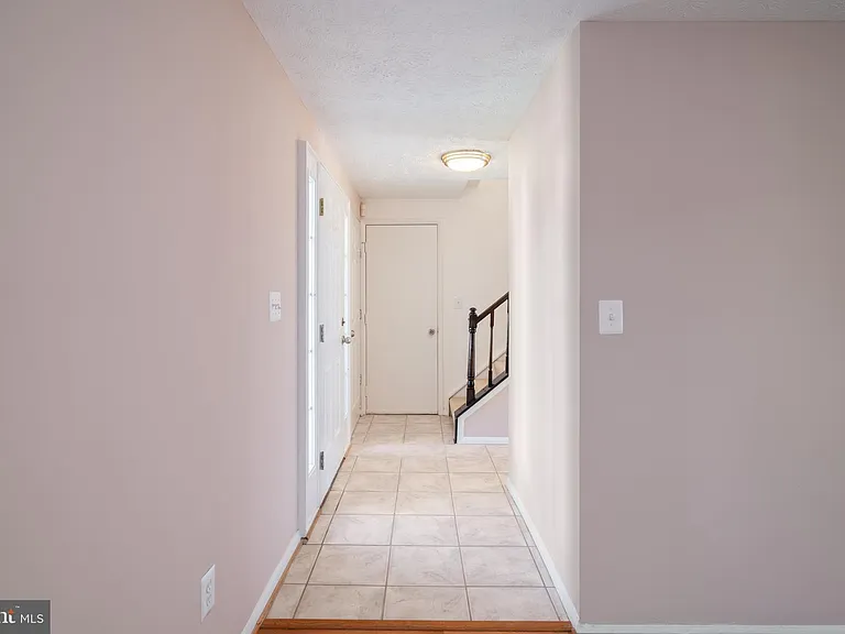 1103 Burwick Dr — Photo 40
