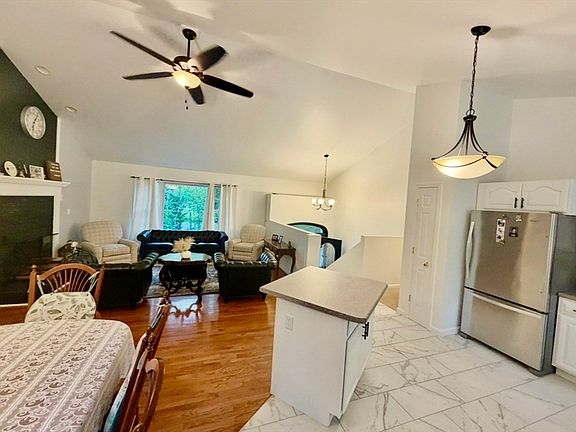 4th image of 276 New Sherborn Rd