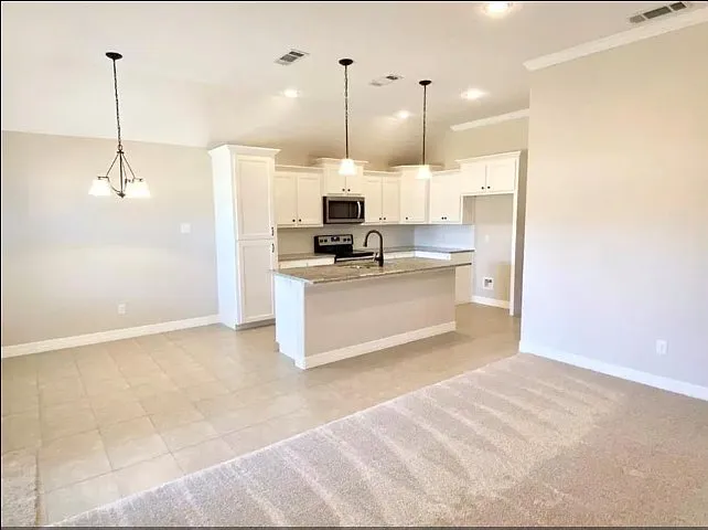 126 Frank St — Photo 3
