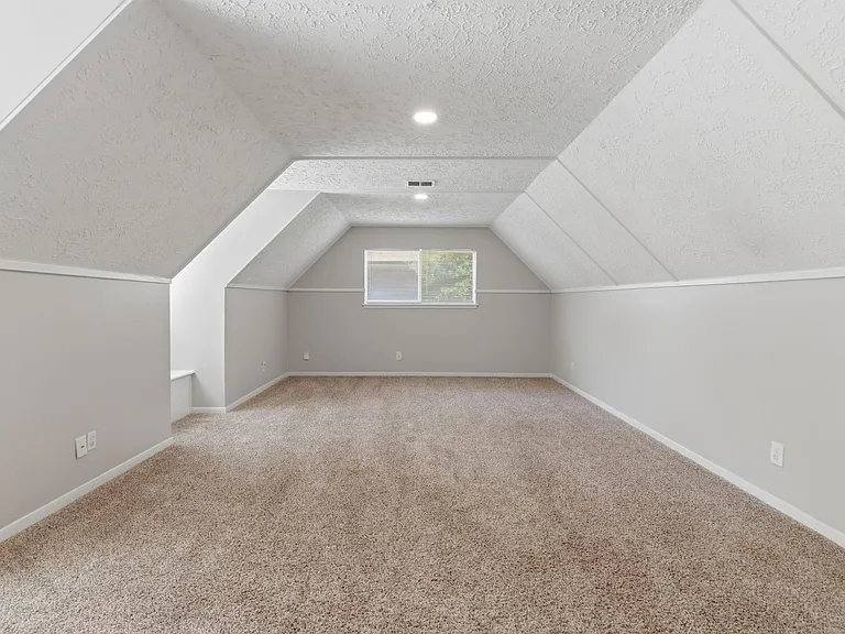1122 Tigris Ln — Photo 28