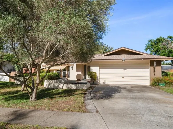 1142 Lancer Ln, Tarpon Springs, FL 34689
